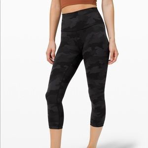 Lululemon Wunder Under high rise crop size 4- camo